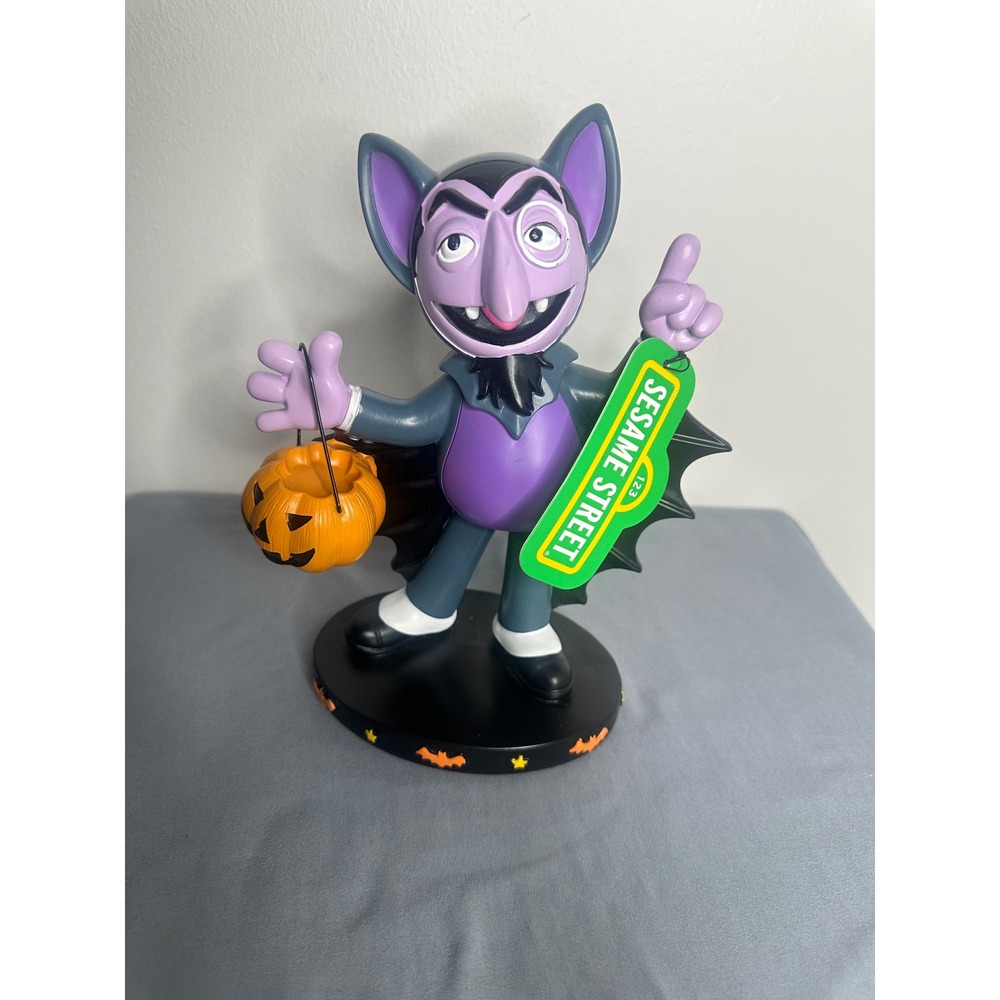 Sesame Street Count von Count Halloween Figurine Vampire Pumpkin Decor 8.5 Inch